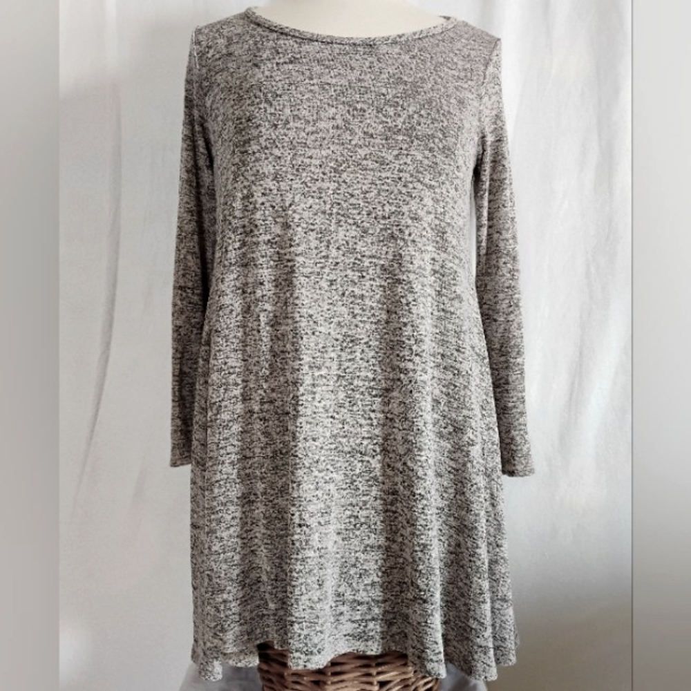Women's French Atmosphere White & Grey Heathered Flowy Lightweight Knit Sweater